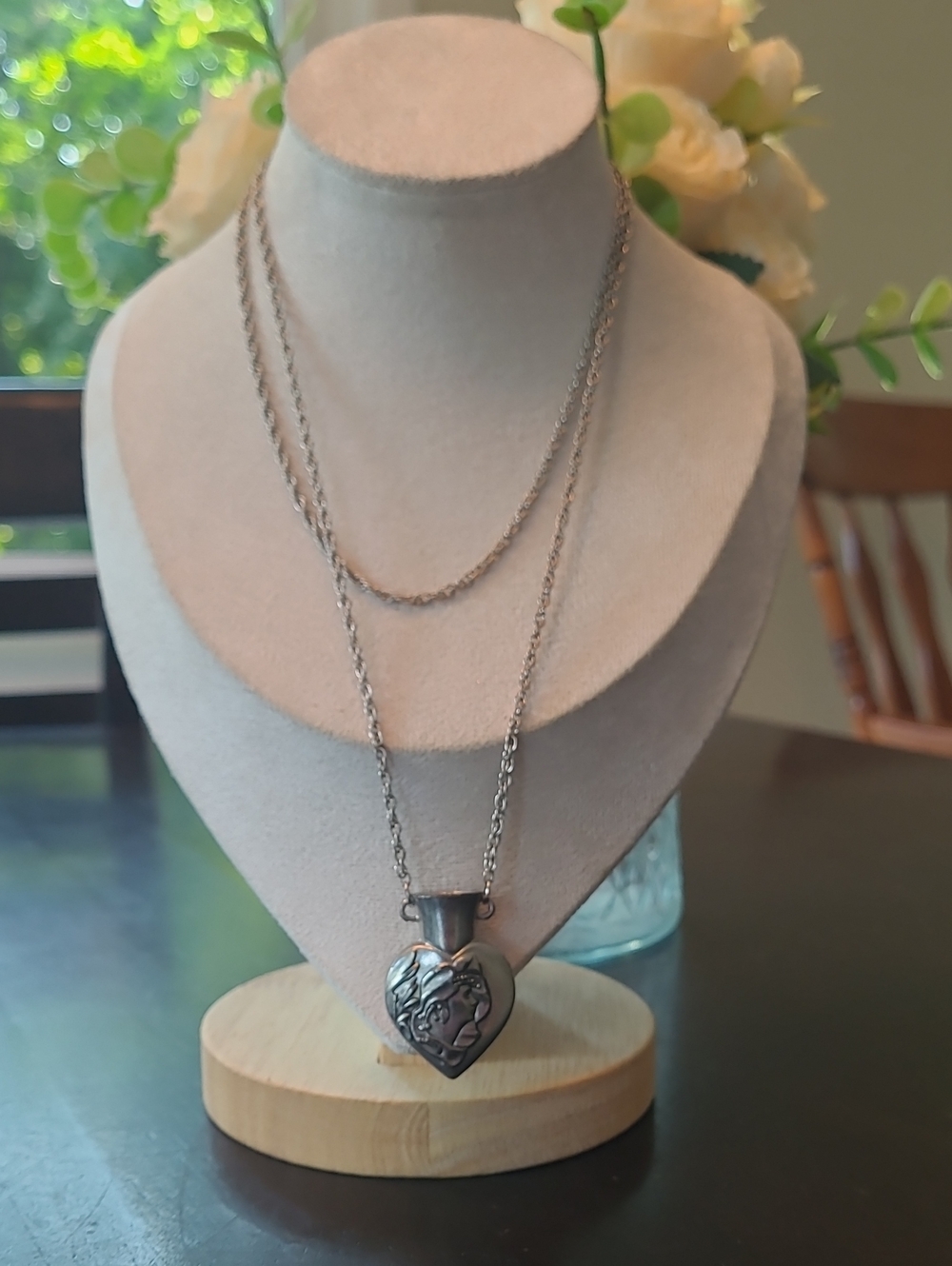 vintage Art Nouveau revival heart-shaped vase pendant necklac
